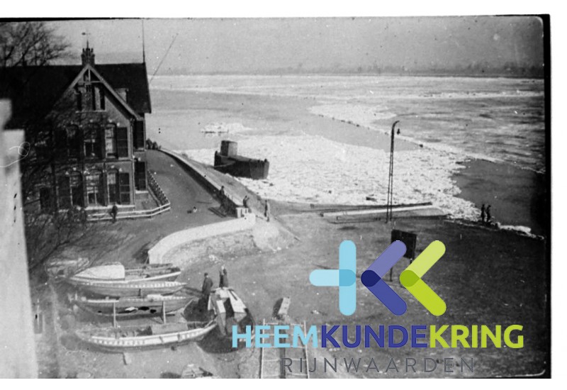 Kade met Douane kantoor F00001889